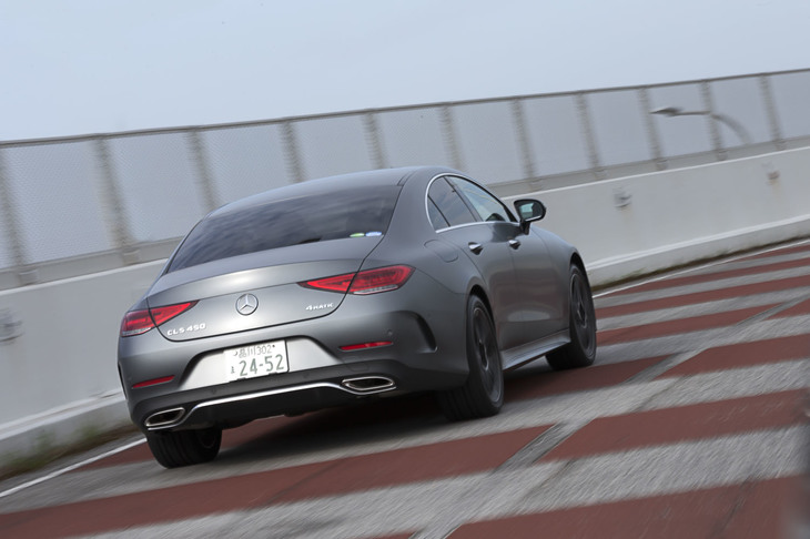 テスト車のボディーカラーは有償色の「セレナイトグレーマグノ」。全11色が設定される中で唯一のマットカラーである。