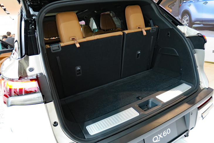 インフィニティQX60（ラゲッジスペース）