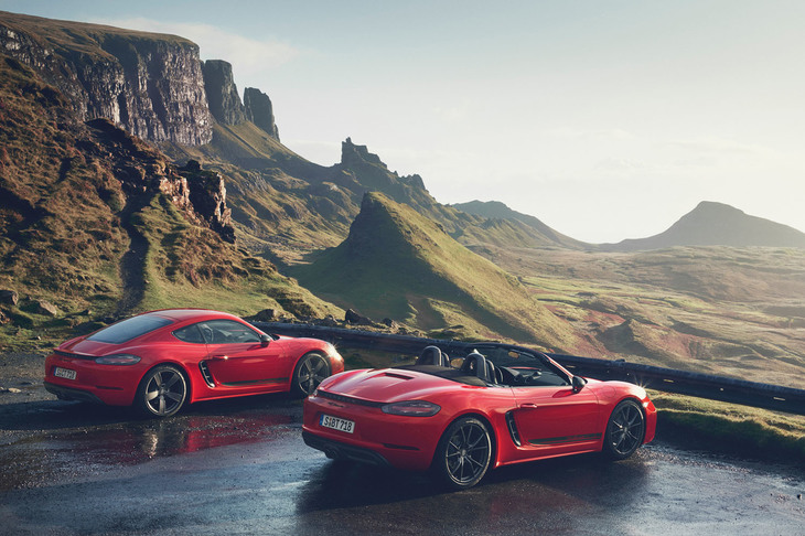 車高を20mm低く設定したPASMスポーツシャシーと2リッターターボエンジンの組み合わせは「718」モデルでは初となる。