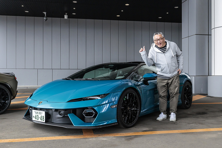 気を取り直して笑顔で一枚。これから手に汗握る過酷なドライブが待ち受けているはずだ。