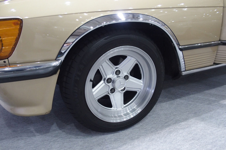 メルセデス・ベンツ500SL（1982年）／Mars