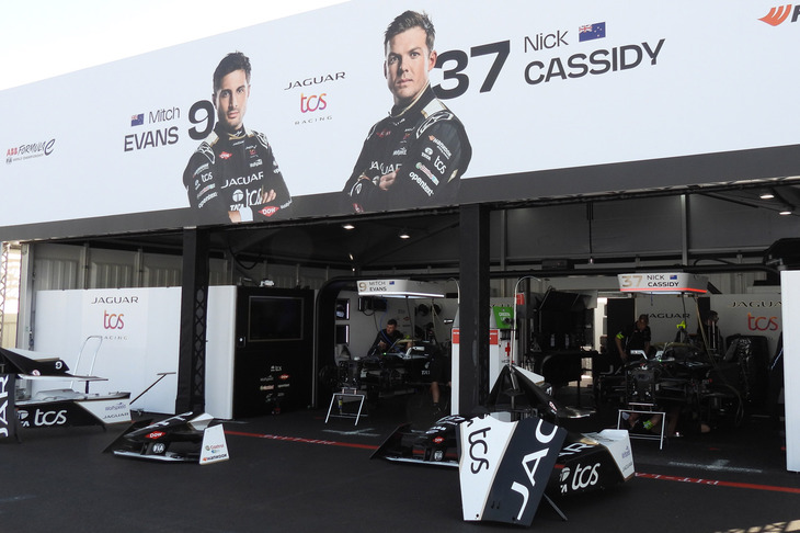 ジャガーTCSレーシングのパドック。SUPER GTやスーパーフォーミュラでも活躍してきたニック・キャシディ選手は、今のところポイントリーダーで今シーズンを引っ張っている。