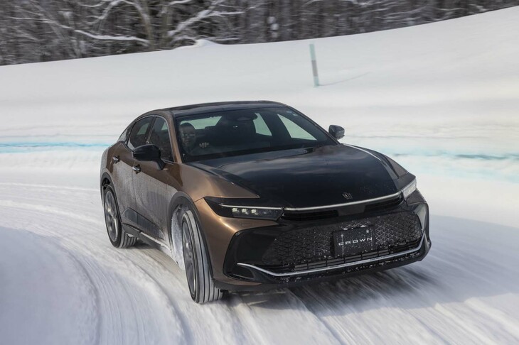 「DRS」による後輪の舵角は最大4度。60km/h付近を境に前輪との同位相と逆位相を使い分ける。