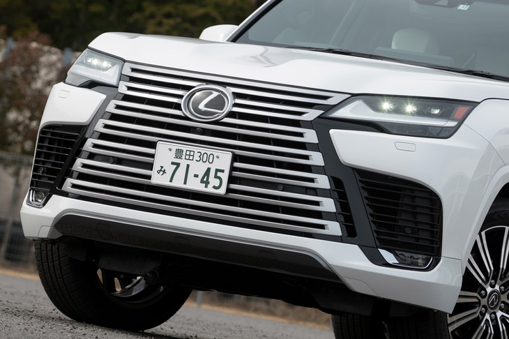 クルマのキモは顔だ、デカさだ、いいやコスパだと、皆が好き勝手に放言しまくるこの討論。果たしてまっとうな結論に行き着くのか？　後編も乞うご期待。（写真：向後一宏）