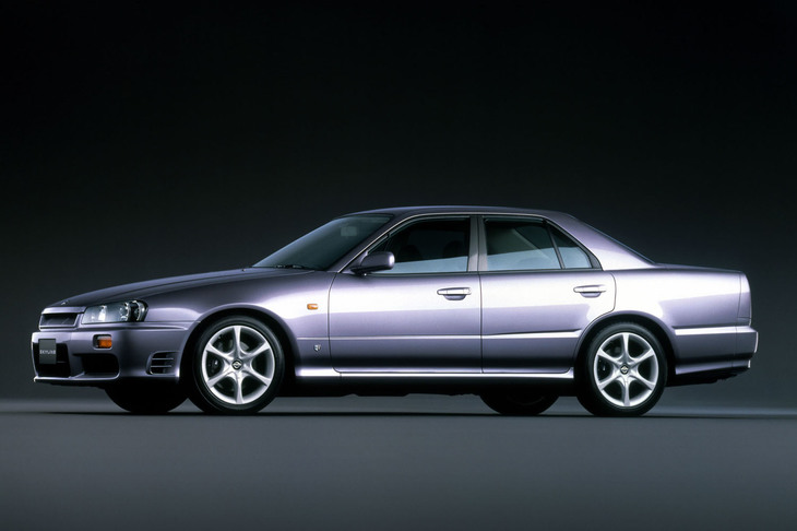 10代目は販売期間1998年～2001年という短命に終わった。