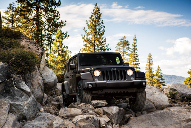 日本で一人勝ち状態のジープだが、その販売を支えているのは「オンロードもお任せ！」な新世代の製品群ではなく、古典も古典の「ラングラー」なのだとか。