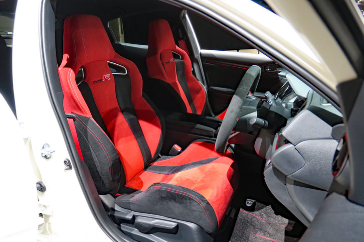 ホンダ・シビック タイプR（フロントシート）