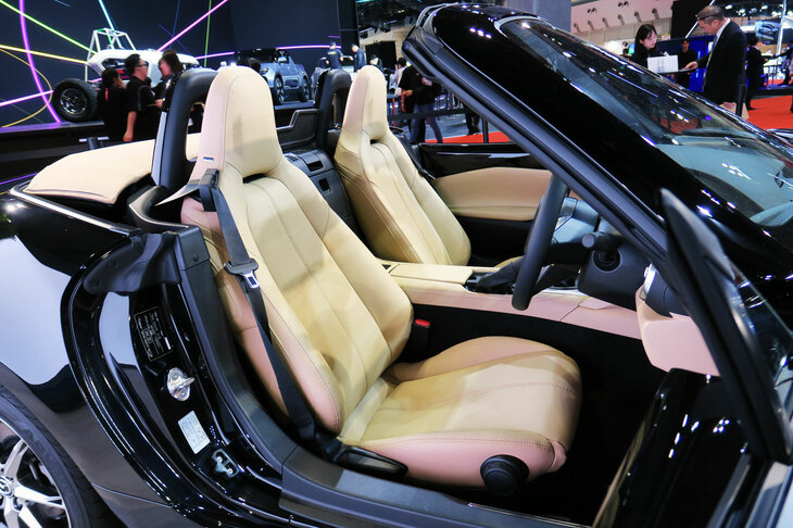 マツダ・ロードスターSレザーパッケージVセレクション