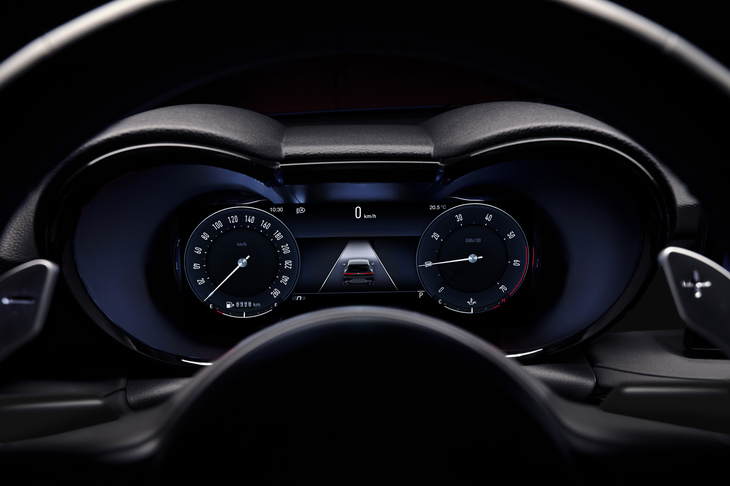 メーターデザインは切り替え式で、「Evolved」「Relax」「Heritage」の3種類から任意に選べるようになっている。