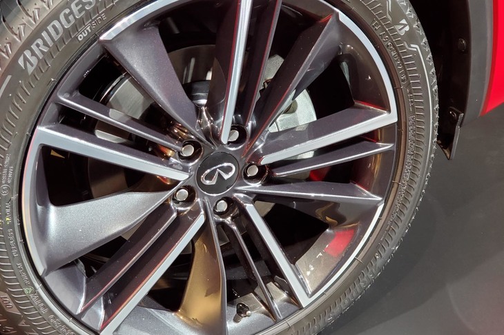 インフィニティQX55（フロントホイール）