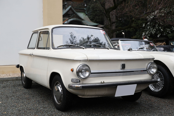 1971年「NSUプリンツ4L」。空冷フラットツインを積んだ「BMW 700」などと市場を争い、1972年に生産中止されるまでに約57万台がつくられた。