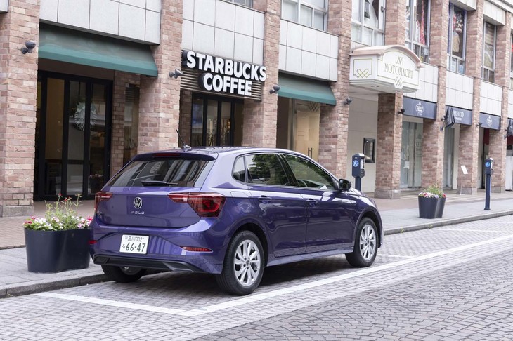 パワーユニットは全車で1リッター直3ターボエンジンと7段のデュアルクラッチ式ATの組み合わせに一本化。WLTCモード燃費は17.1km/リッター。