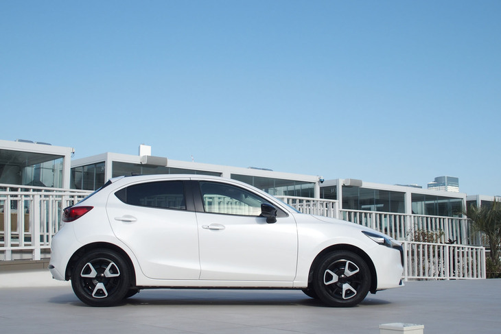 マツダ2 15 BD（サイドビュー）