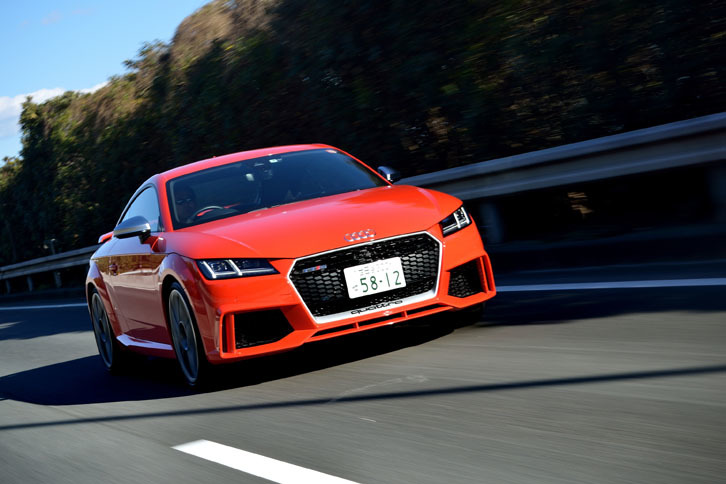 アウディTT RSクーペ