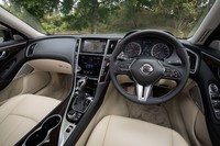 インテリアデザインは基本的に従来型と共通。つながる機能を強化したインフォテインメントシステムが新しい。