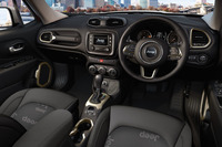 「ジープ・レネゲード」の国内導入2周年を記念した限定車発売の画像