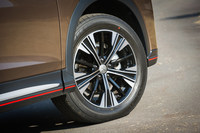 タイヤサイズは「M」が215/70R16で、「G」「Gプラスパッケージ」が225/55R18。テスト車にはトーヨーの「プロクセスR44」が装着されていた。