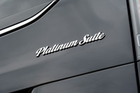 メルセデス・ベンツV220dエクスクルーシブ ロング プラチナムスイート