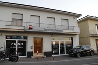 フィレンツェ県インプルネータ町にあるフィアットの販売協力店。2018年9月に撮影。