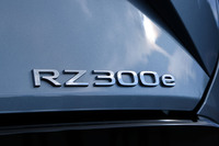 レクサスRZ450e“Fスポーツ パフォーマンス” プロトタイプ／RZ300e“バージョンL”【試乗記】の画像