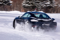 オールシーズンタイヤ「ブルーアース4S AW21」のほか、スタッドレスタイヤ「アイスガード6 iG60」も試すことができた。スタッドレスタイヤは写真の「ポルシェ718ケイマン」に装着される低偏平タイヤのほか、SUV用やバン・小型トラック用など対応車種やカテゴリー、サイズバリエーションの拡大が著しい。