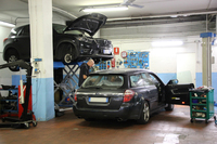 サービス工場の内部。