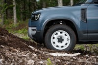 エアサスペンション装着車のアプローチアングルは37.5度（「オフロード」モード）。