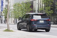 日本では2019年6月にデビューした新型「メルセデス・ベンツBクラス」。ガソリン車「B180」は同年7月、ディーゼル車「B200d」は同年10月にデリバリーが開始された。