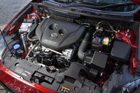 従来の1.5リッターディーゼルに代えて採用された、1.8リッターディーゼルエンジン。排気量をアップすることで実用燃費と環境性能の向上が図られた。