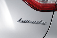 ボディーには、ディーゼルであることを示すバッジなどは備わっていない。ディーゼルモデルであることを室外から確認する術は“エンジンサウンド”のみとなる。