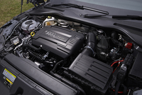 「TTクーペ 2.0 TFSIクワトロ」に搭載される2リッター直4直噴ターボエンジン。230psの最高出力と37.7kgmの最大トルクを発生する。