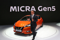 ゴーン氏はルノーの後、日産ブースでもスピーチ。史上初の“フランス製日産車”となる新型「マイクラ」を紹介した。