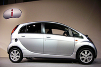 三菱の意欲作、新型ミドシップ軽「i（アイ）」デビューの画像