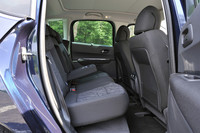 設定は、乗車定員5名の2列シート仕様のみ。リアシートは、6:4の分割可倒式だ。