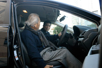 前席の背もたれは、先代モデルのものより50mm上方に伸長。座面の上下調節幅（60mm）も、20mmアップしている。