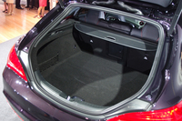 荷室の容量は495～1395リッター。