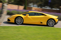 日本での発表は2014年7月17日を予定。価格は2970万円（税込み）。
    