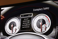 こちらは、安全装備の説明風景。さまざまなメニューが盛り込まれる。