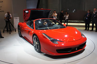 艶やかな反面、素朴なクルマが弱いイタリアブース【フランクフルトショー2011】の画像