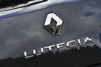 3代目となる現行「ルーテシア」は2006年に日本へ導入された。モデル末期でありながら、2011年にはフランス本国で販売台数1位に輝いたという。