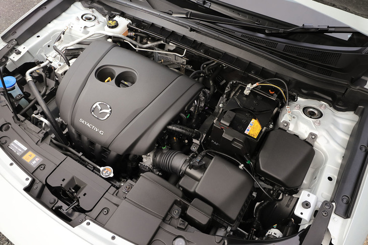 パワーユニットは2リッターのガソリンエンジンとベルト駆動のISG（インテグレーテッドスタータージェネレーター）の組み合わせだ。