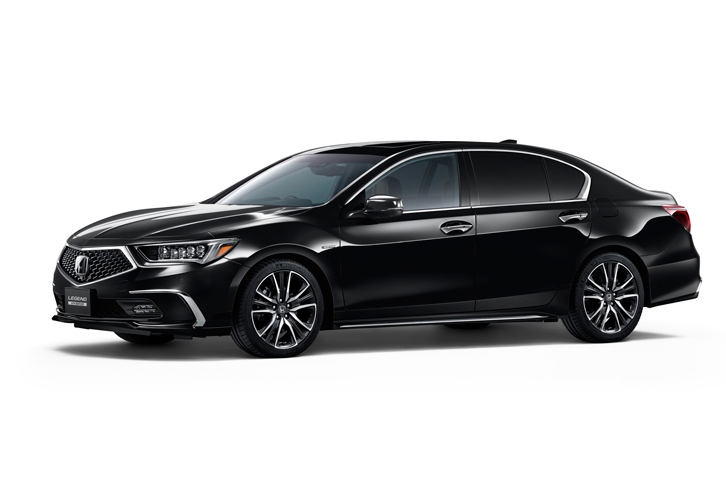 新色の「マジェスティックブラック・パール」が採用された「ホンダ・レジェンド」。