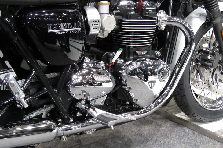 トライアンフ・ボンネビルT120ダイヤモンドエディション