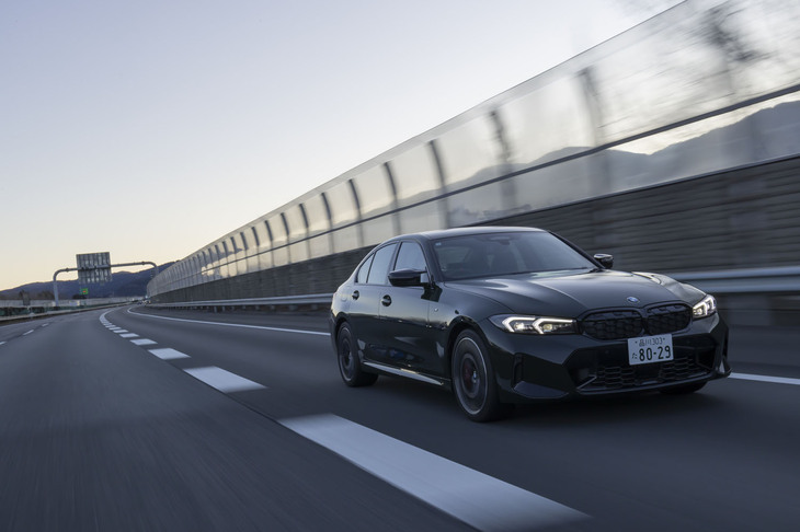 最新の「M340i xDrive」は2022年導入モデルから92万円もの値下げを実現。このご時世にありがたい価格改定だ。