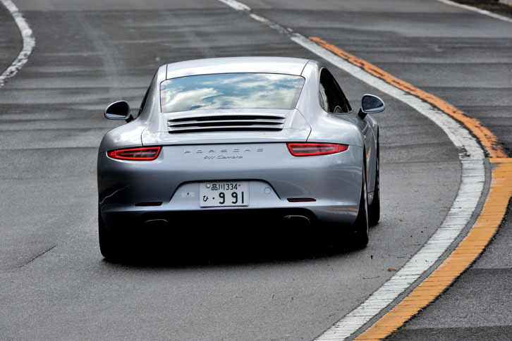 本当にポルシェの運転を楽しみたいのであれば、一番安価な「911カレラ」の7MTこそ最適なモデルである。