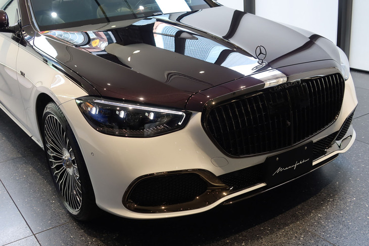 メルセデス・マイバッハS680エディションノーザンライツ（フロントまわり）