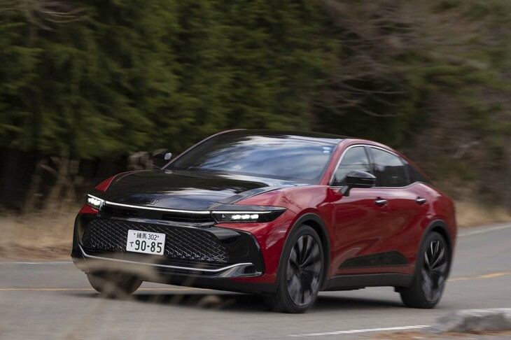 プラットフォームは前輪駆動を基本とする「GA-K」。ただし新型「クラウン」は全モデルが後輪をモーターで駆動する「E-Four」だ。