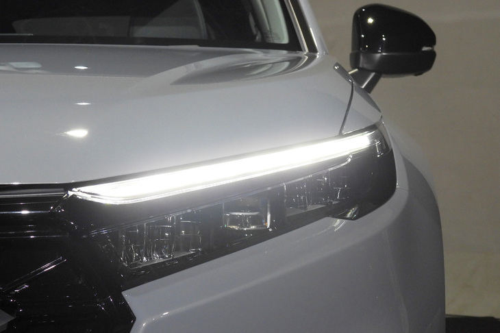 ホンダCR-V e：HEV RS（ヘッドランプ）