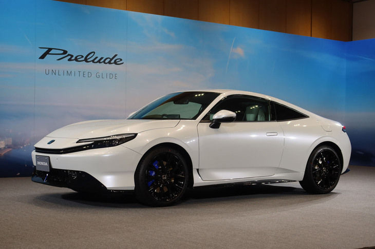 2025年4月2日、同年秋の発売に先駆けて、新型「ホンダ・プレリュード」の内装が公開された。写真はその展示車両。