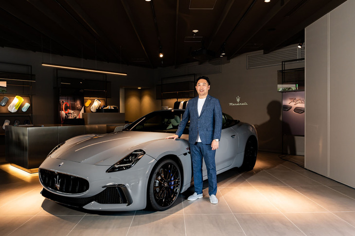 初披露イベントで「マセラティ・グランカブリオ」を紹介したマセラティ ジャパンのジェネラルマネージャー玉木一史氏。